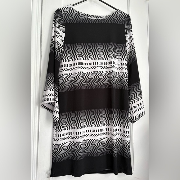 Emma & Michele Dresses & Skirts - Emma & Michelle Black & White Abstract Stripe Tunic 3/4 Sleeve Boat Neck Sz:Smal